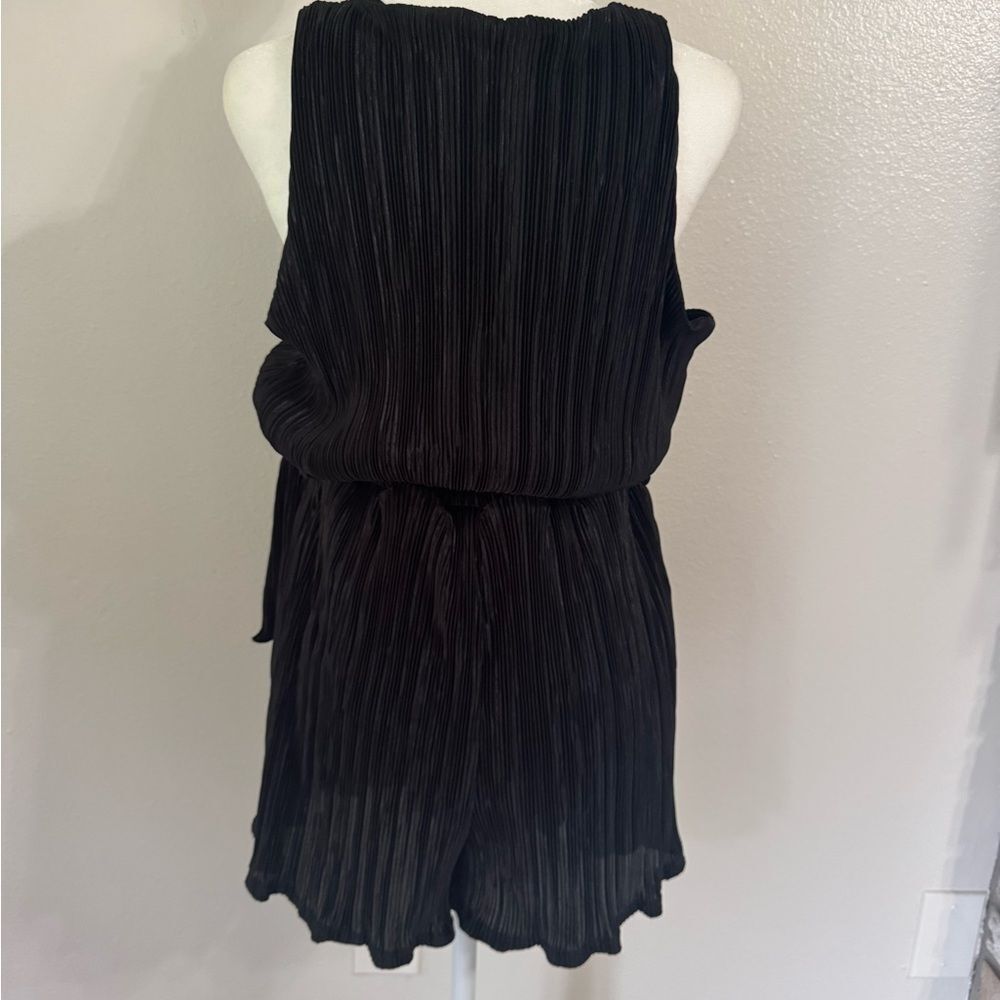 Black Sleeveless Romper - Picture 5 of 6